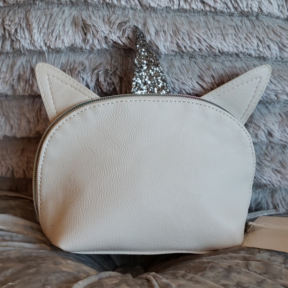 OMG ACCESSORIES UNICORN CRITTER MAKE UP CASE - Picture 2 of 6